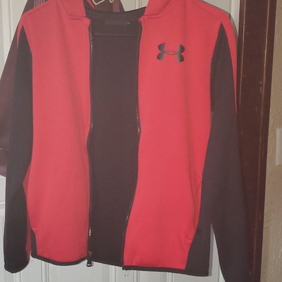 Boys large under armor Hoodie - Picture 3 of 3